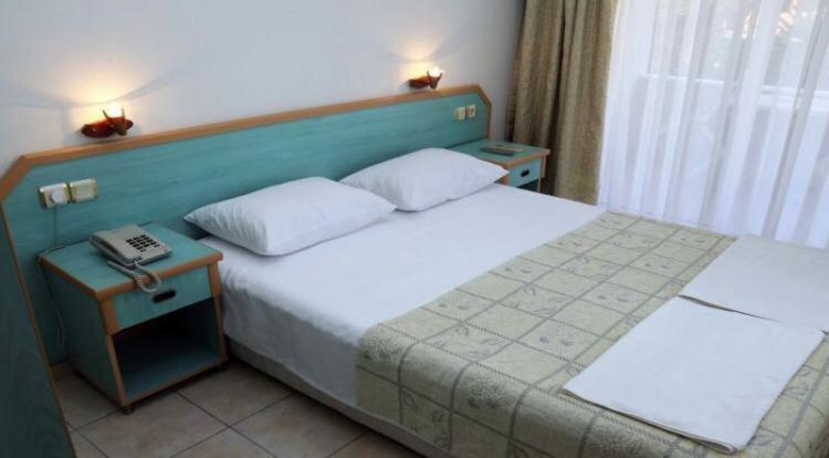 Delfin Otel Ґазіпаша Екстер'єр фото